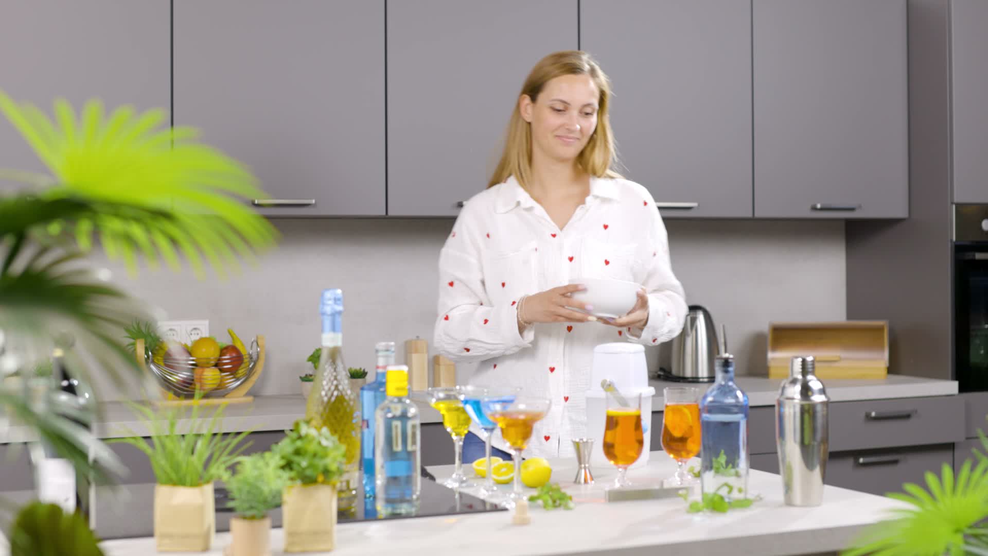 Relaxdays Eiscrusher, manuelle Eismühle, mit Handkurbel, Produktbild-Vorschau 7