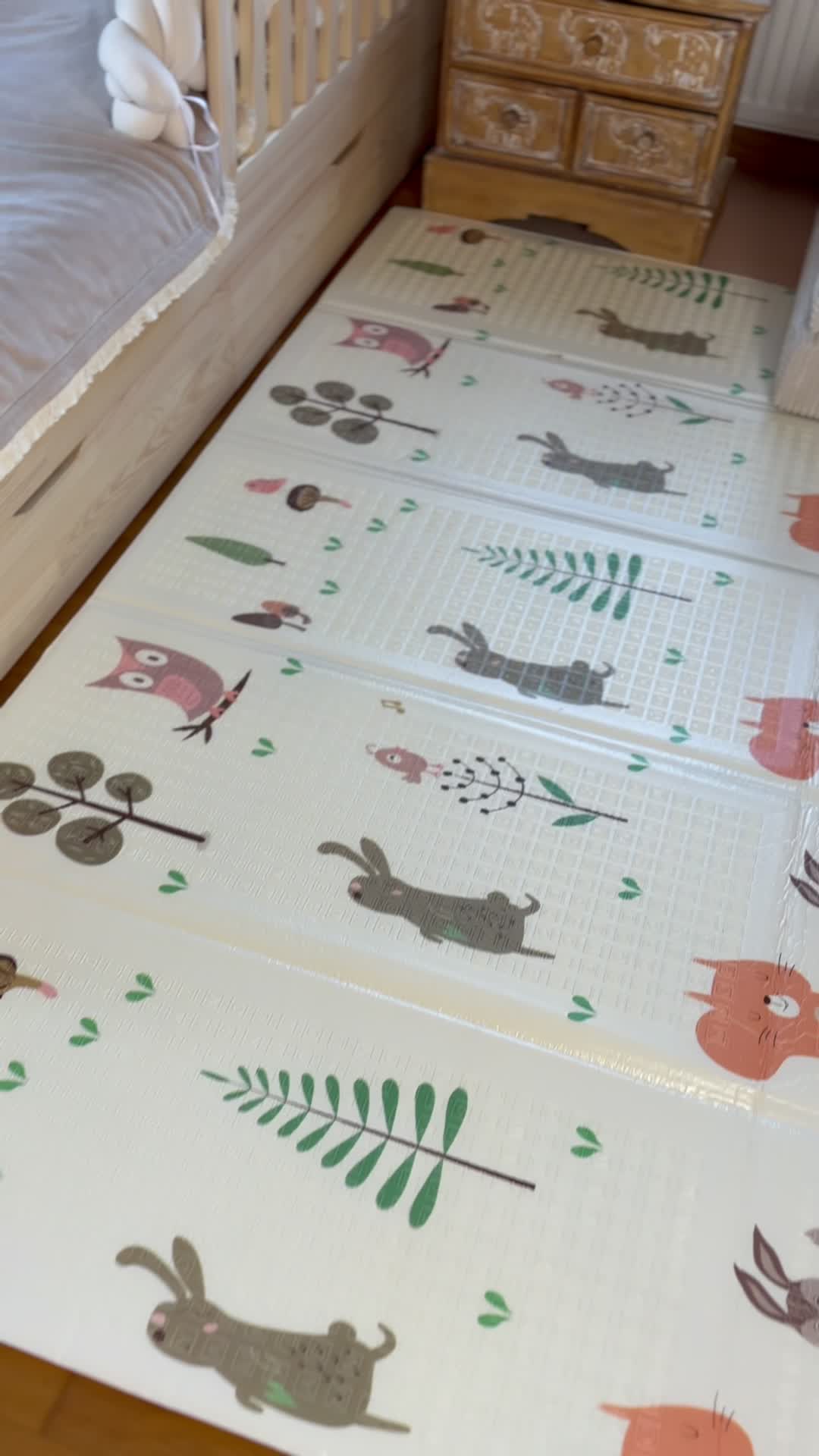 Faltbare XXL Spielmatte für Babys und Kinder – Rutschfest Produktbild-Vorschau 7