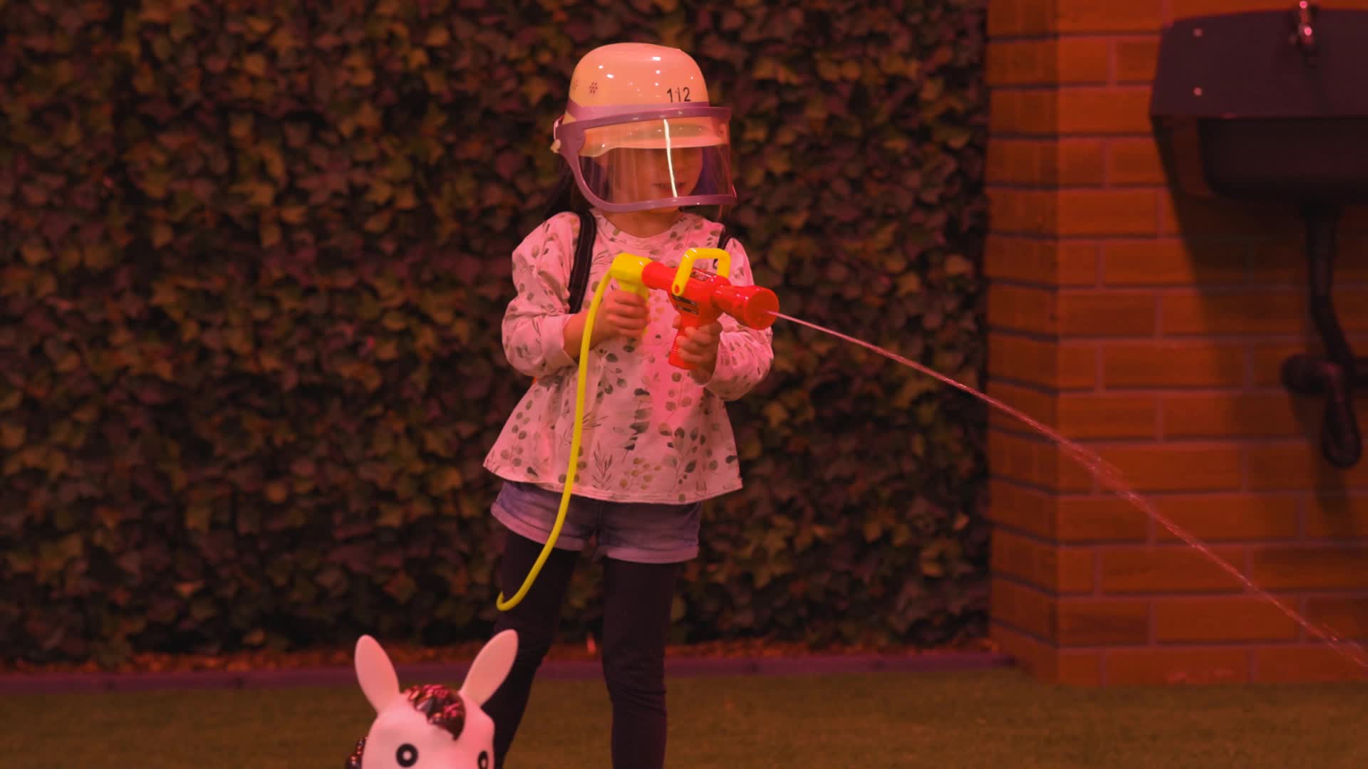 Relaxdays Feuerwehrhelm Kinder, verstellbar, klappbares Produktbild-Vorschau 7