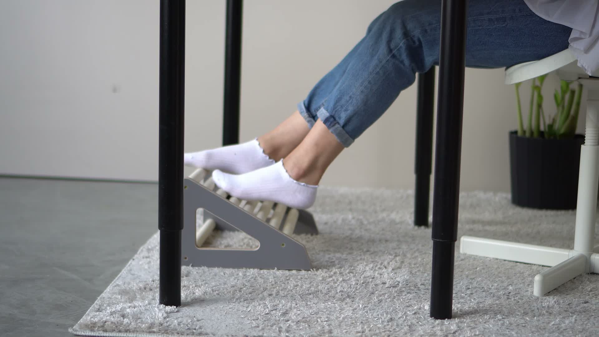 leg&go Repose-pieds ergonomique en bois avec rouleaux, Voir les images du produit 5
