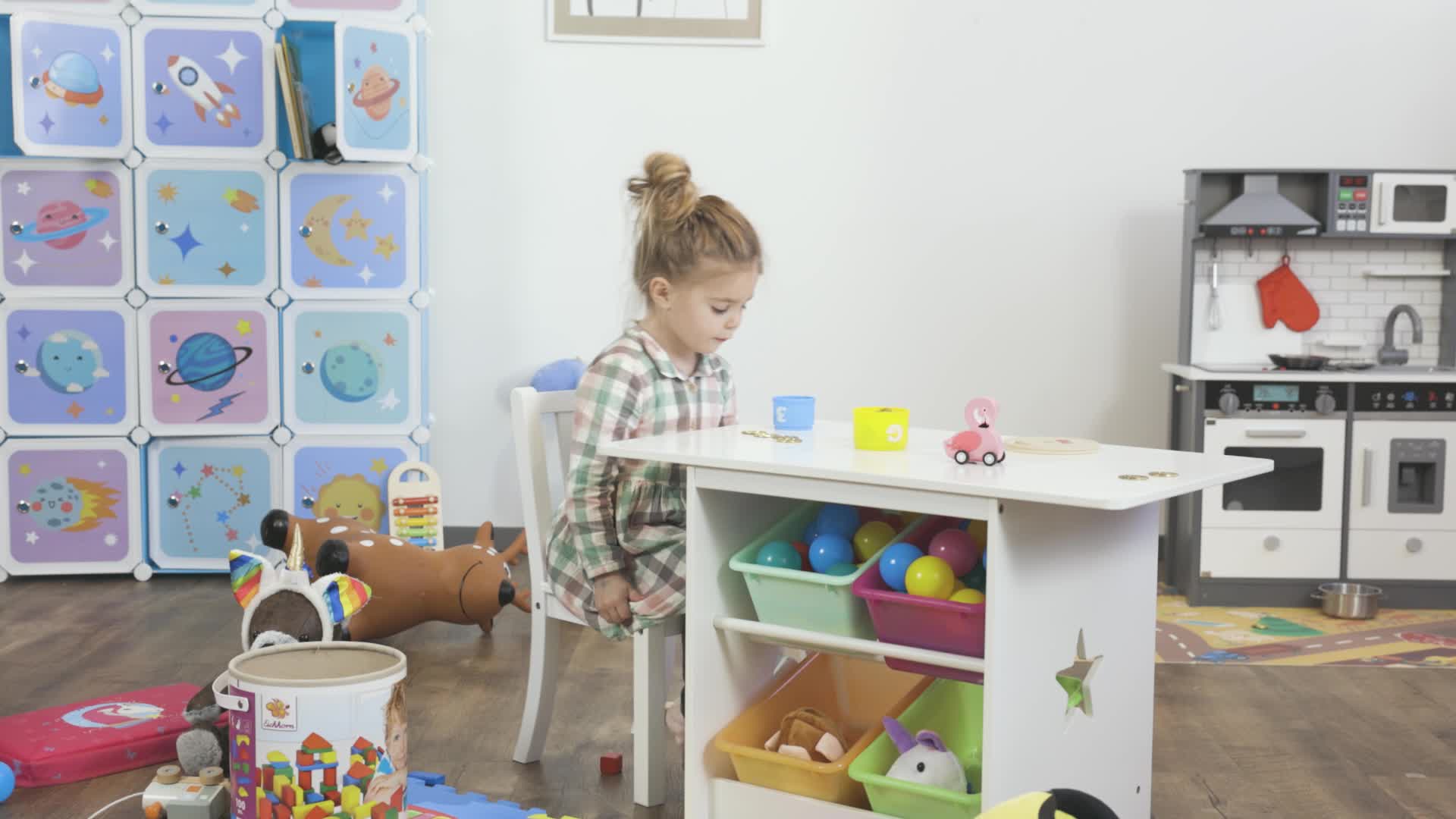 Relaxdays Kindersitzgruppe ALBUS mit Stauraum, 1 Tisch und Produktbild-Vorschau 7