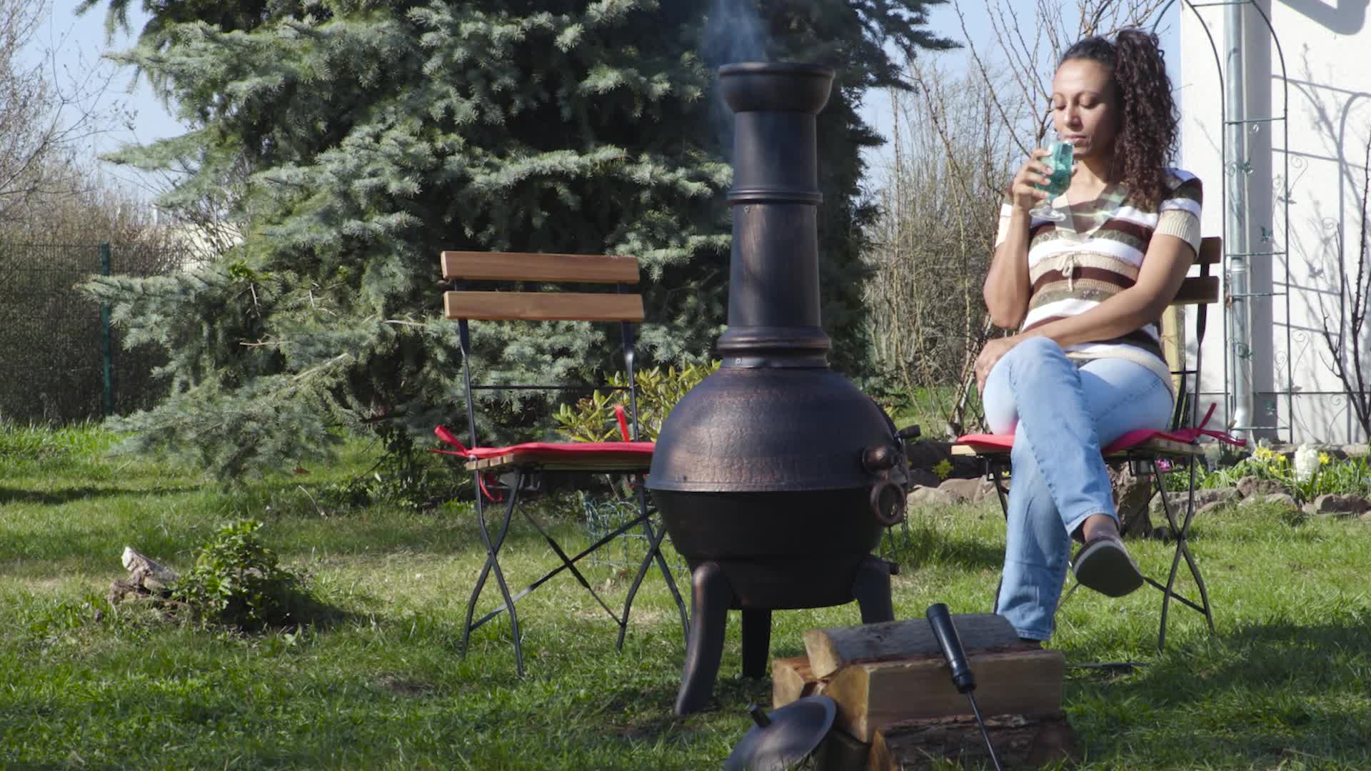 Relaxdays Terrassenofen, mit Funkenschutz, Schürhaken, Produktbild-Vorschau 7