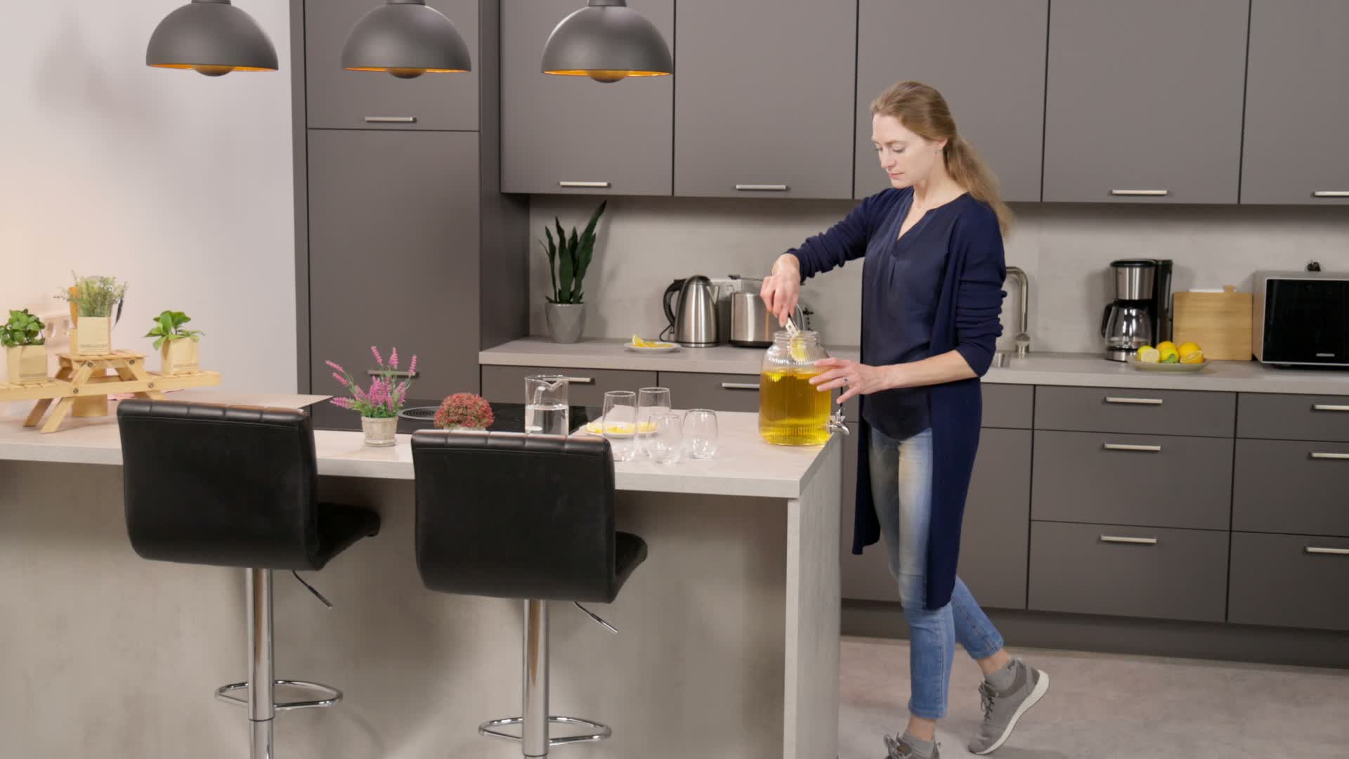 Relaxdays Getränkespender, dekorativer Limobehälter 4L, Produktbild-Vorschau 7