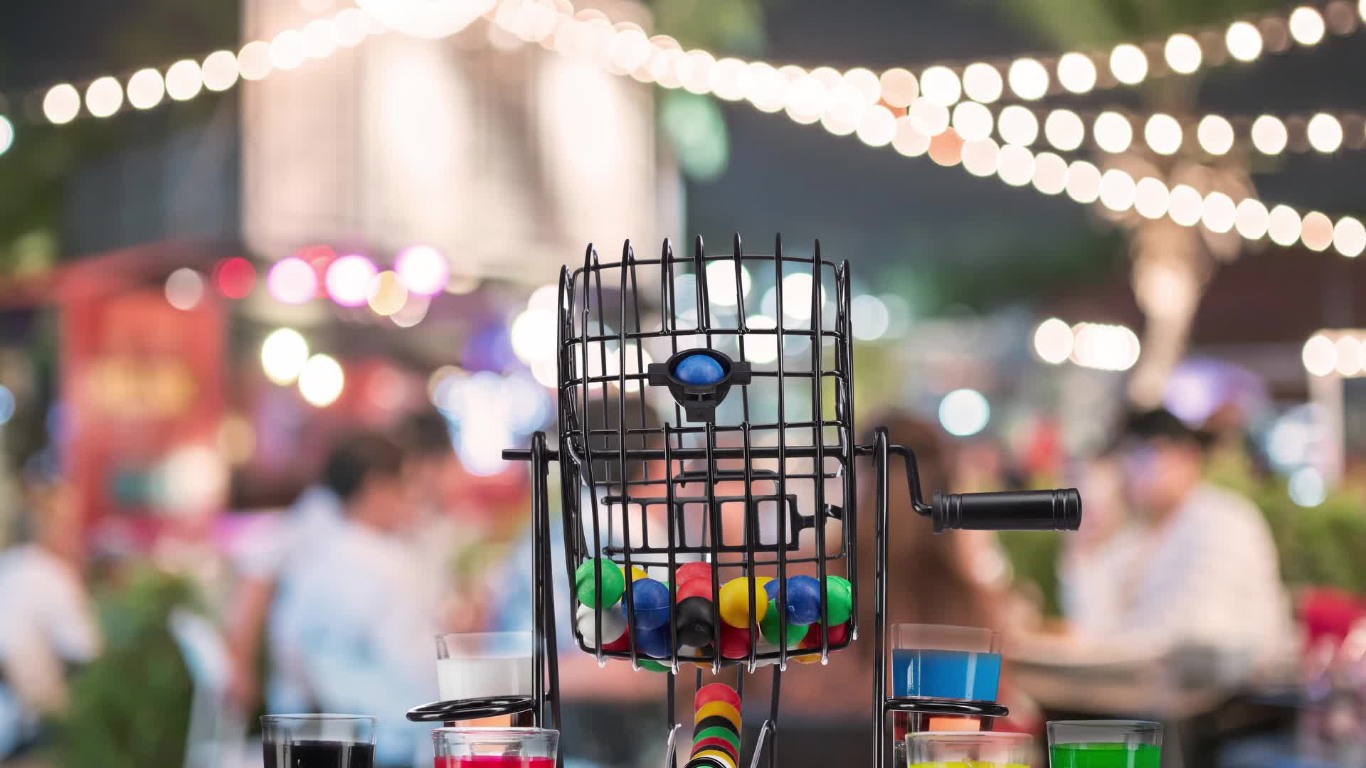Relaxdays Trinkspiel Bingo, Lostrommel mit Kurbel & Produktbild-Vorschau 7