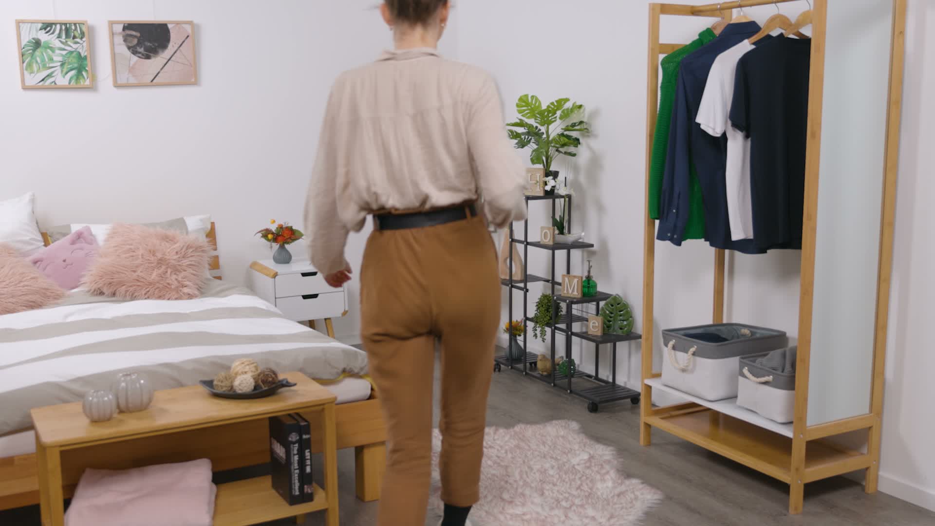 Relaxdays Blumenständer mit Rollen, H x B x T: 91,5 x 93 x Produktbild-Vorschau 7