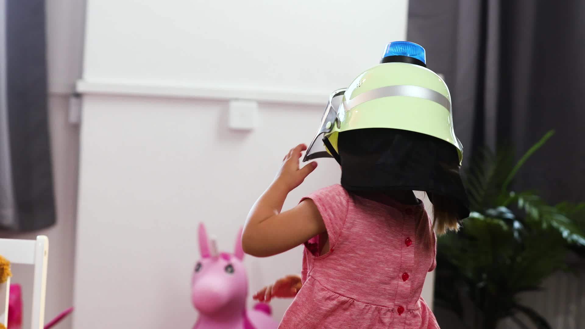 Relaxdays Feuerwehrhelm Kinder, mit Blaulicht, Visier, Produktbild-Vorschau 7