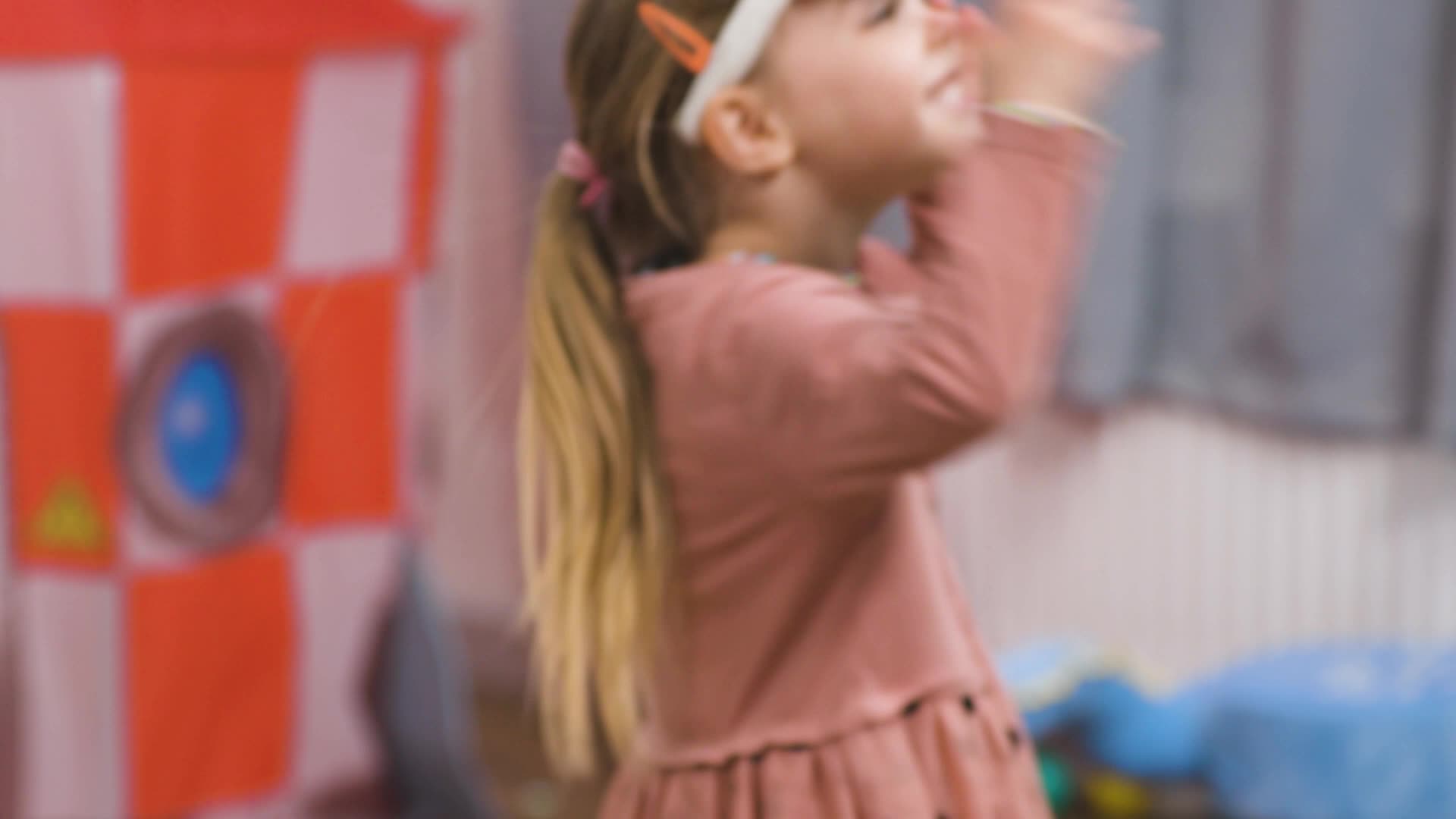 Relaxdays Schwungtuch Kinder, Ø 3,5m, 8 Griffe, Produktbild-Vorschau 7