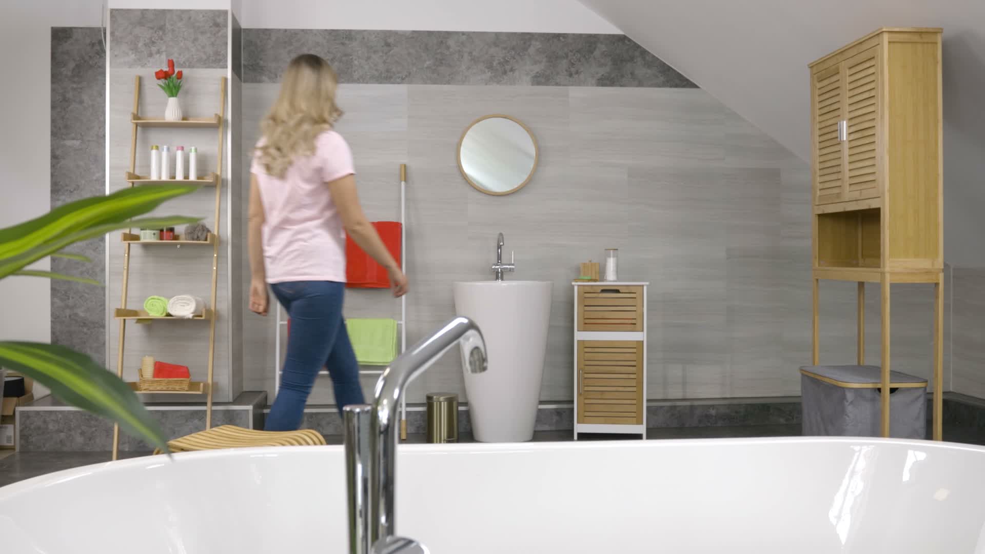 Relaxdays Handtuchleiter Metall, Kleiderleiter mit 4 Produktbild-Vorschau 7