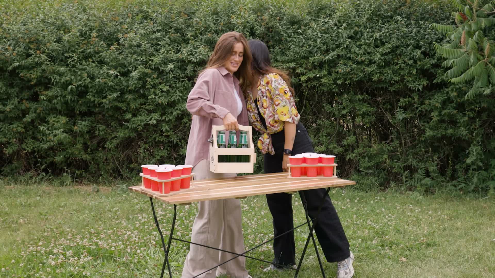 Relaxdays Bierträger aus Holz, mit Flaschenöffner & Produktbild-Vorschau 7