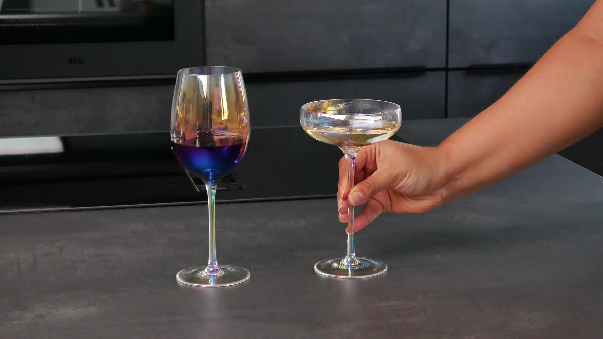Intirilife 4x Martini Glas mit Regenbogen Schimmer und Produktbild-Vorschau 7
