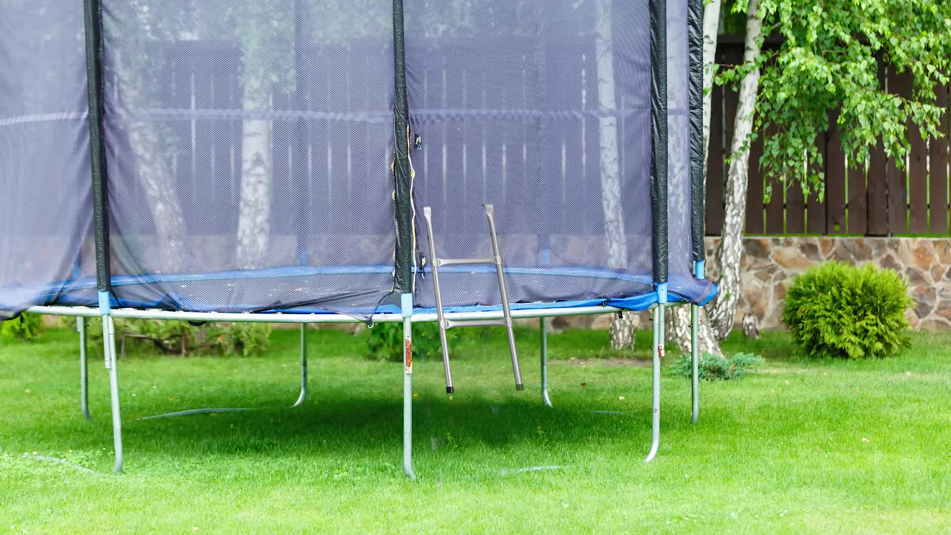 Relaxdays Trampolin Leiter, 76 cm, zum Einhängen, 2 Stufen, Produktbild-Vorschau 7