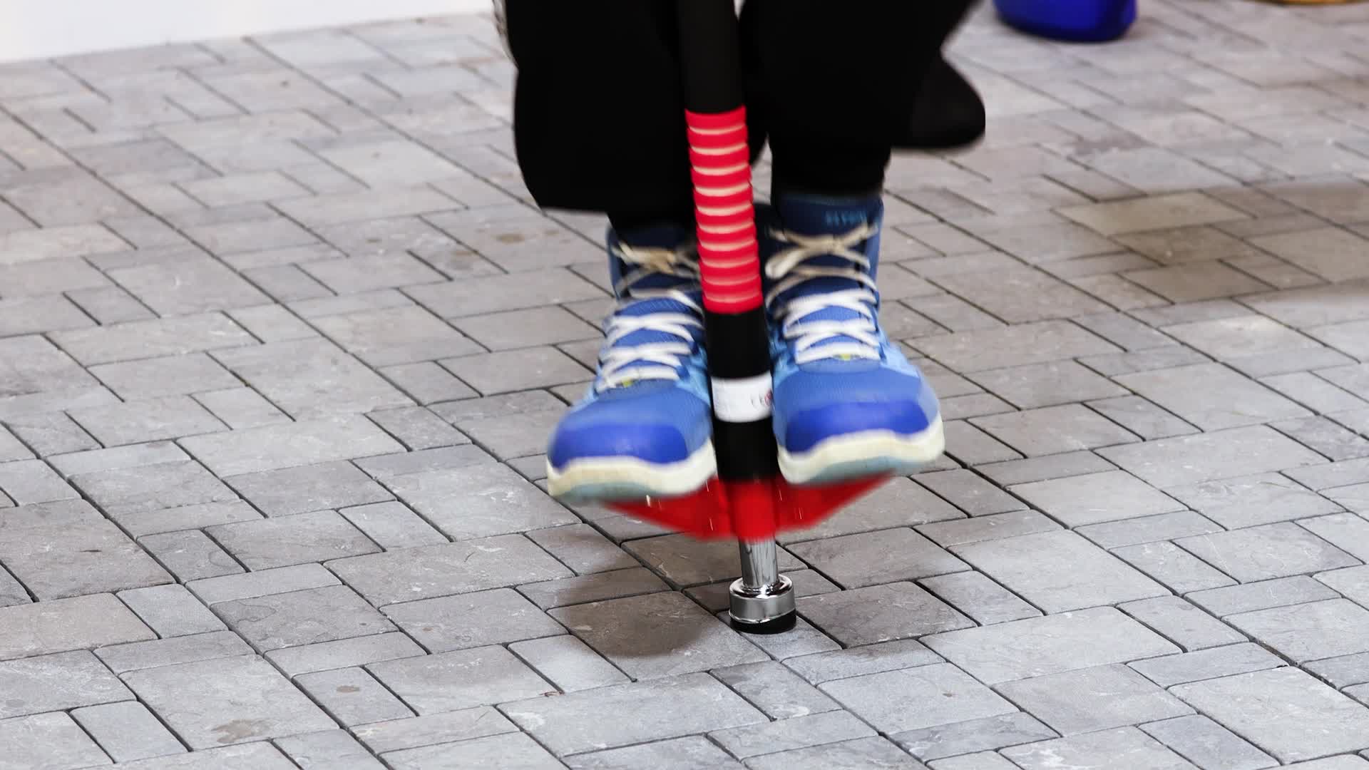 Relaxdays Pogo Stick, für Kinder, Springstock bis 35 kg, Produktbild-Vorschau 7