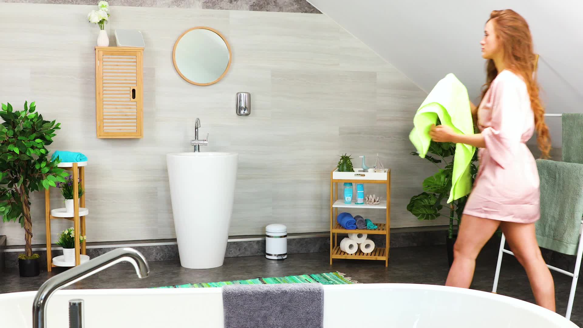 Relaxdays Bad Hängeschrank, Bambus, 2 Fächer, Produktbild-Vorschau 7