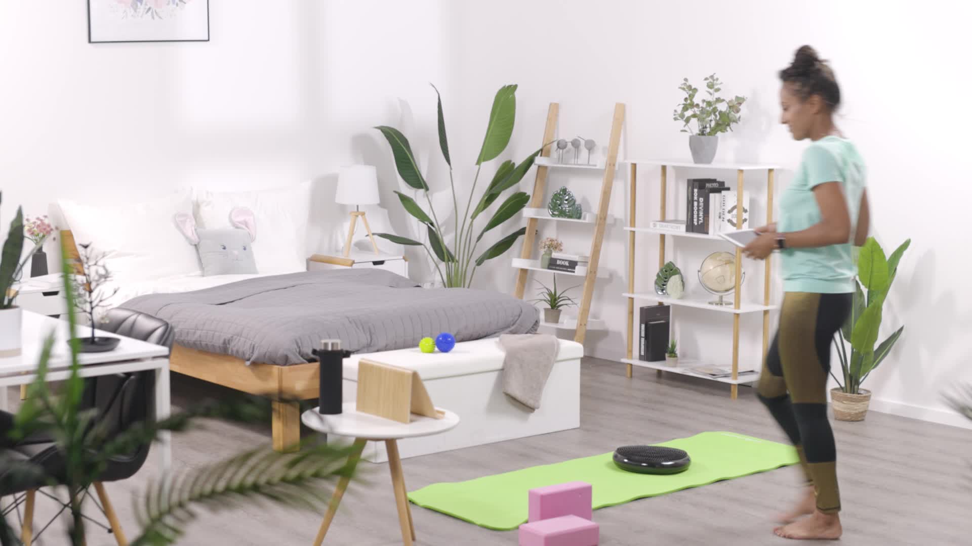 Relaxdays Tablet Ständer, Holz, Schreibtisch, Küche, Bett, Produktbild-Vorschau 7