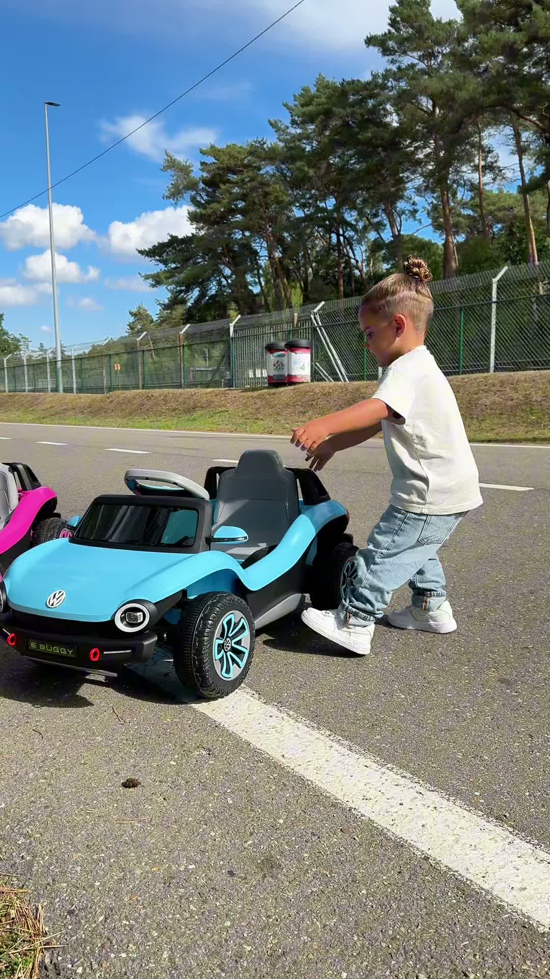 Volkswagen E-Buggy Kinder Elektroauto 12V (1–5 Jahre) – Produktbild-Vorschau 7