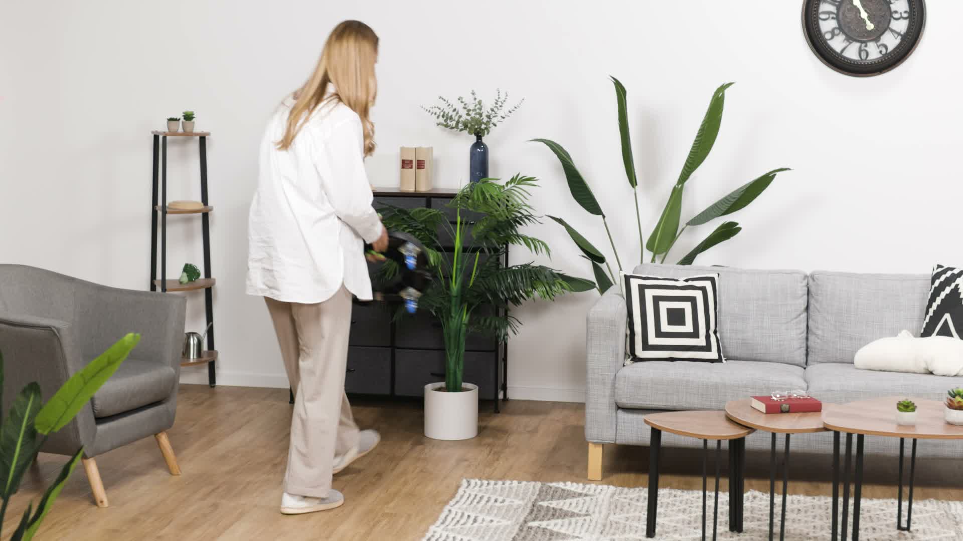 Relaxdays Pflanzenroller, ausziehbarer Blumenroller, Ø 40 - Produktbild-Vorschau 7