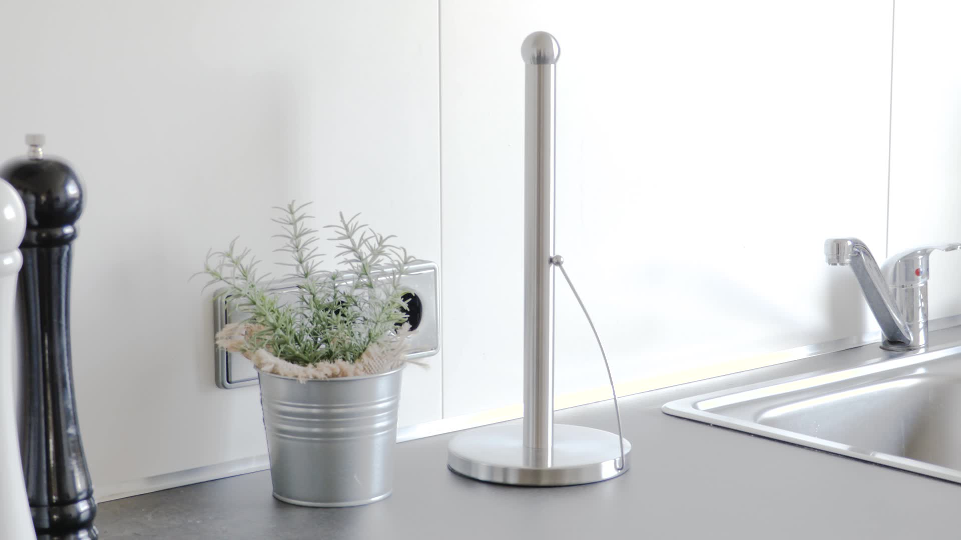 Relaxdays Küchenrollenhalter stehend, gebürsteter Produktbild-Vorschau 7