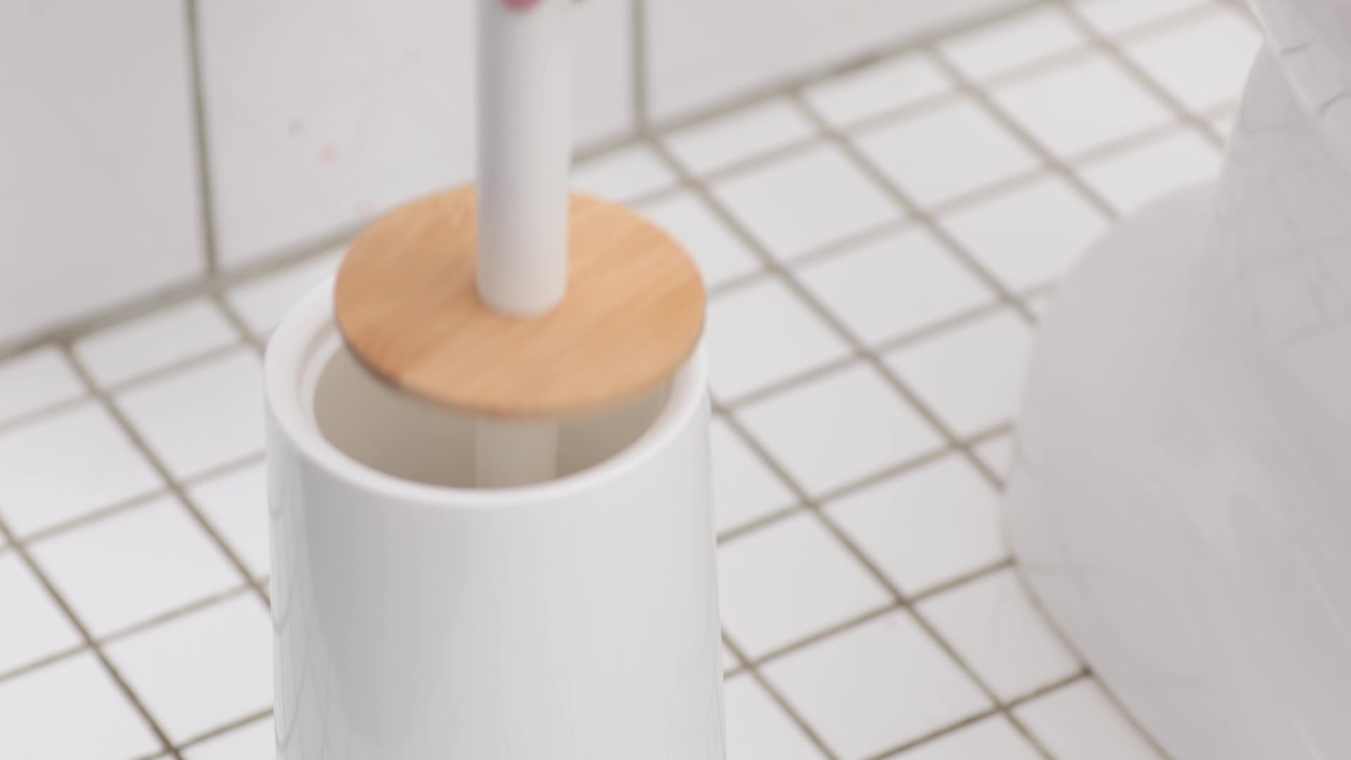 Relaxdays Toilettenbürste, mit Behälter, Kunststoff und Produktbild-Vorschau 7