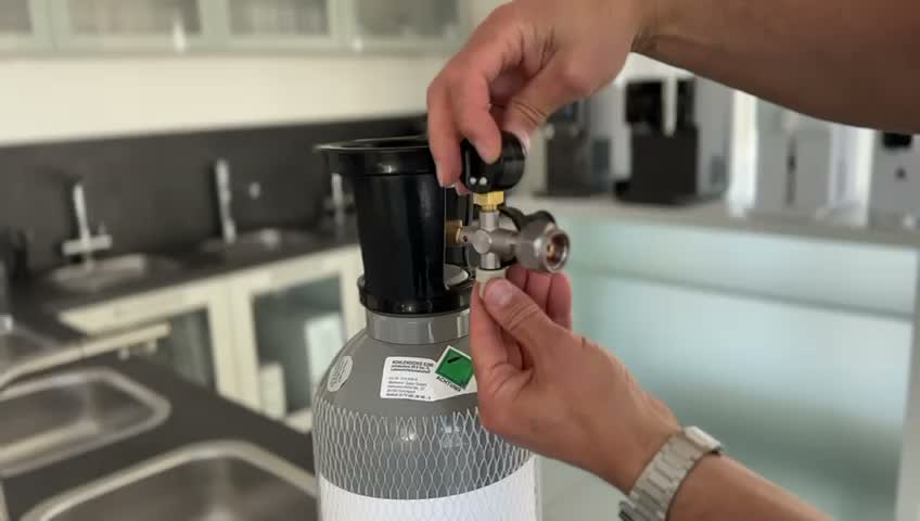 CO2 Druckminderer mit Manometer für Mehrwegflaschen – Produktbild-Vorschau 7
