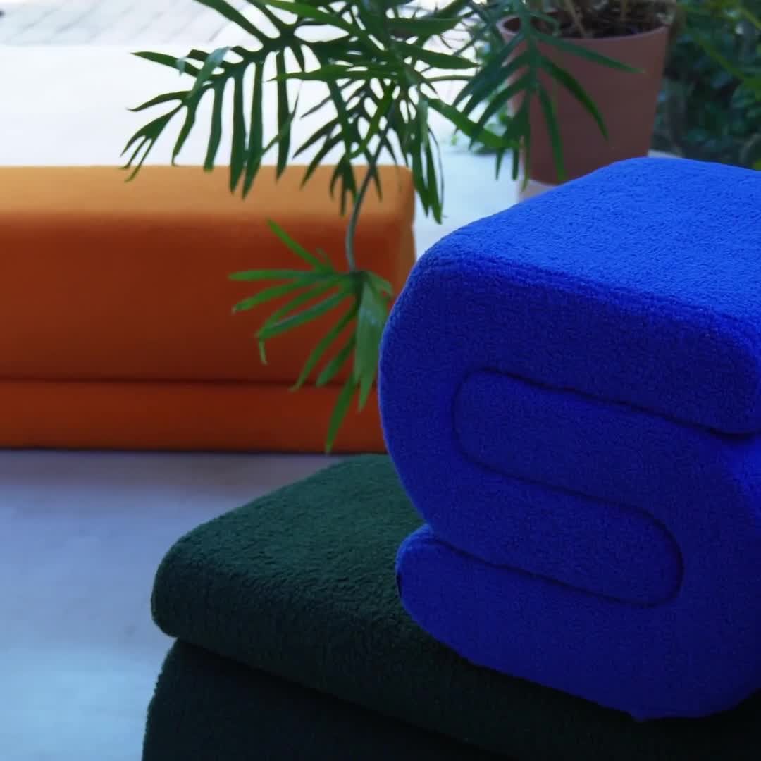 sweeek - Design-Hocker mit Bouclé-Bezug 1 Platz - Creme Produktbild-Vorschau 5