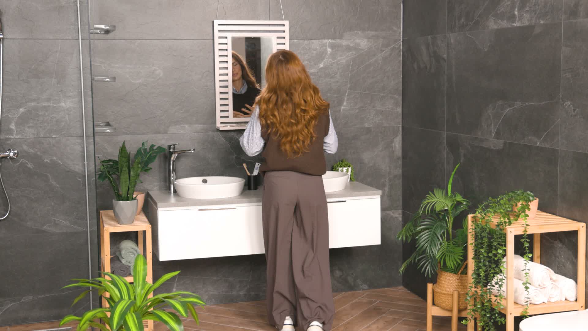 Relaxdays Badspiegel, Wandspiegel mit Ablage, Walnuss Produktbild-Vorschau 7