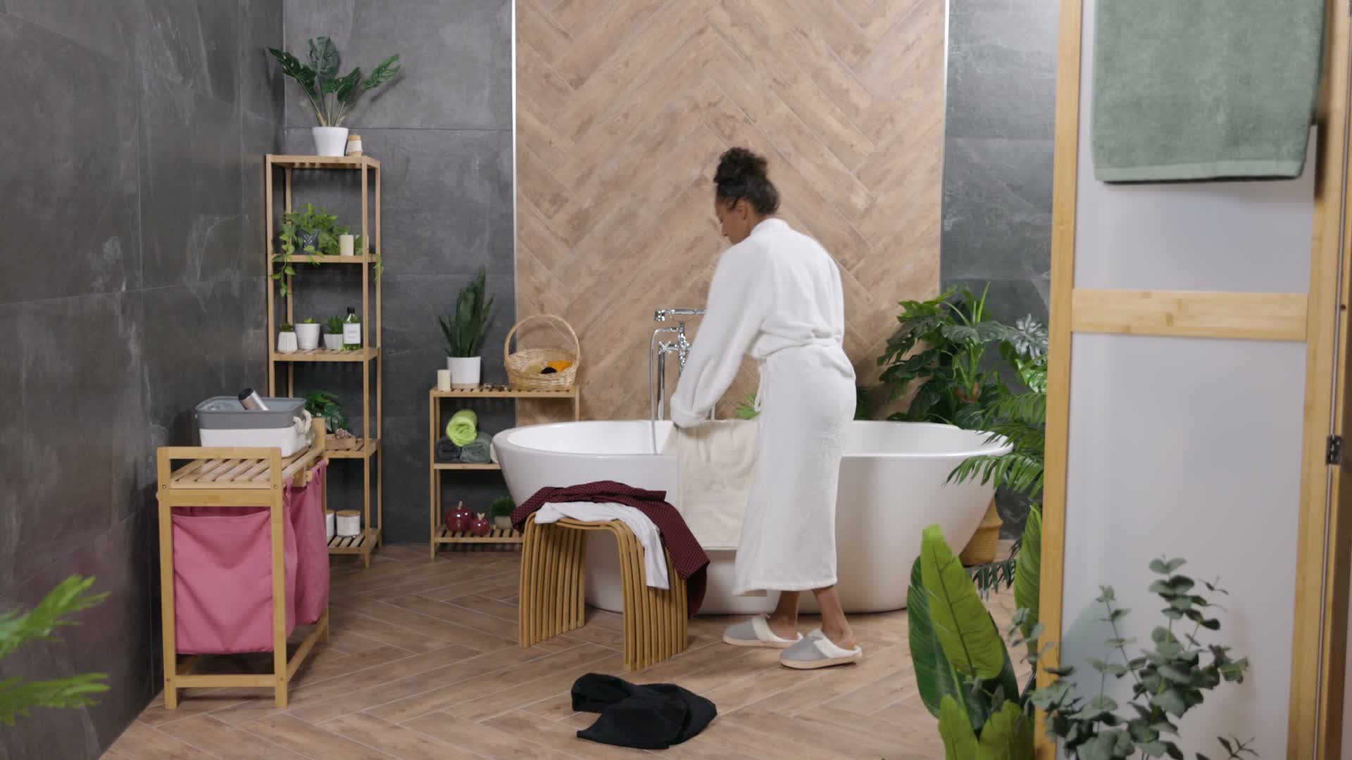Relaxdays Wäschekorb Regal, Bambus, ausziehbar, HBT: 73 x Produktbild-Vorschau 7