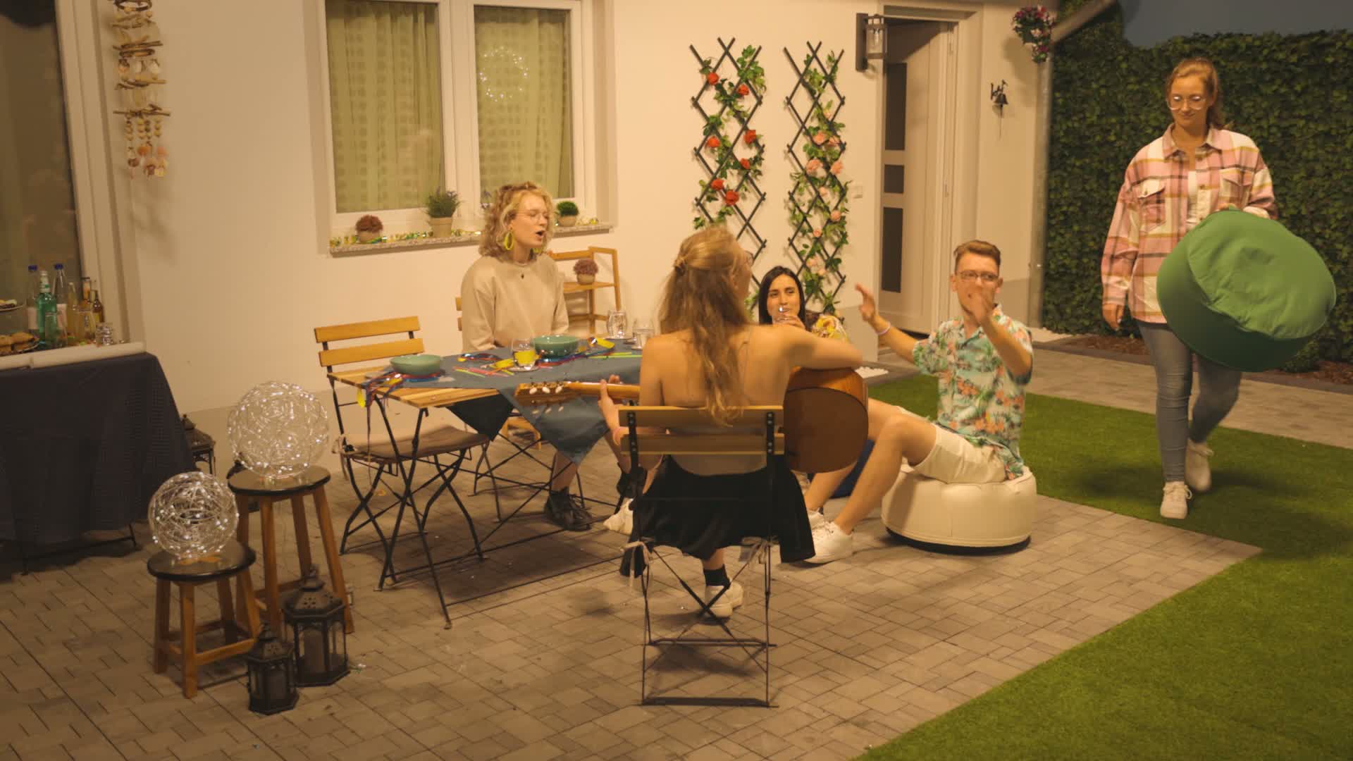 Relaxdays aufblasbarer Hocker, Outdoor Pouf für Garten, Produktbild-Vorschau 7