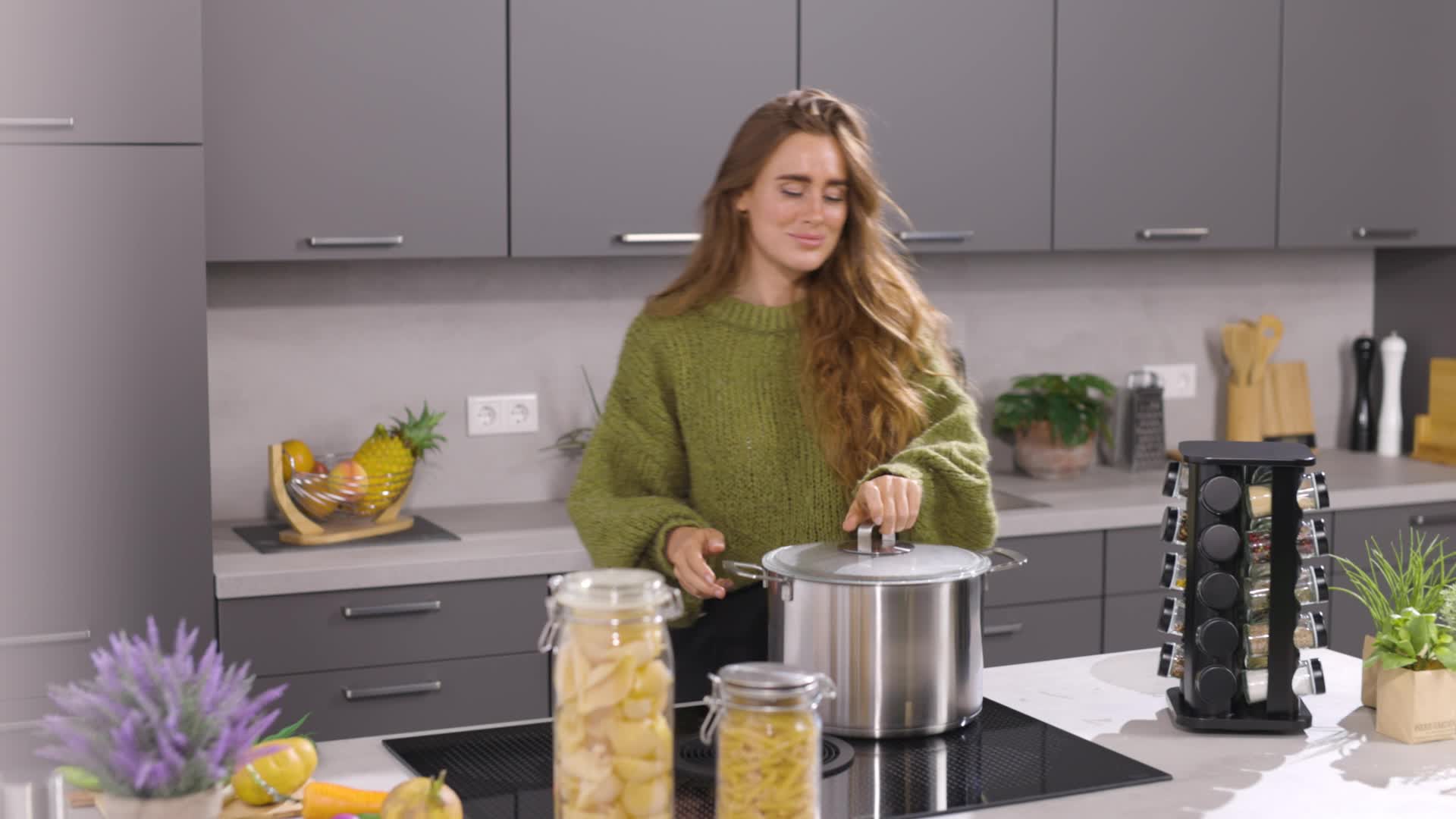 Relaxdays Gewürzkarussell mit 20 Gewürzdosen, inkl. Produktbild-Vorschau 7