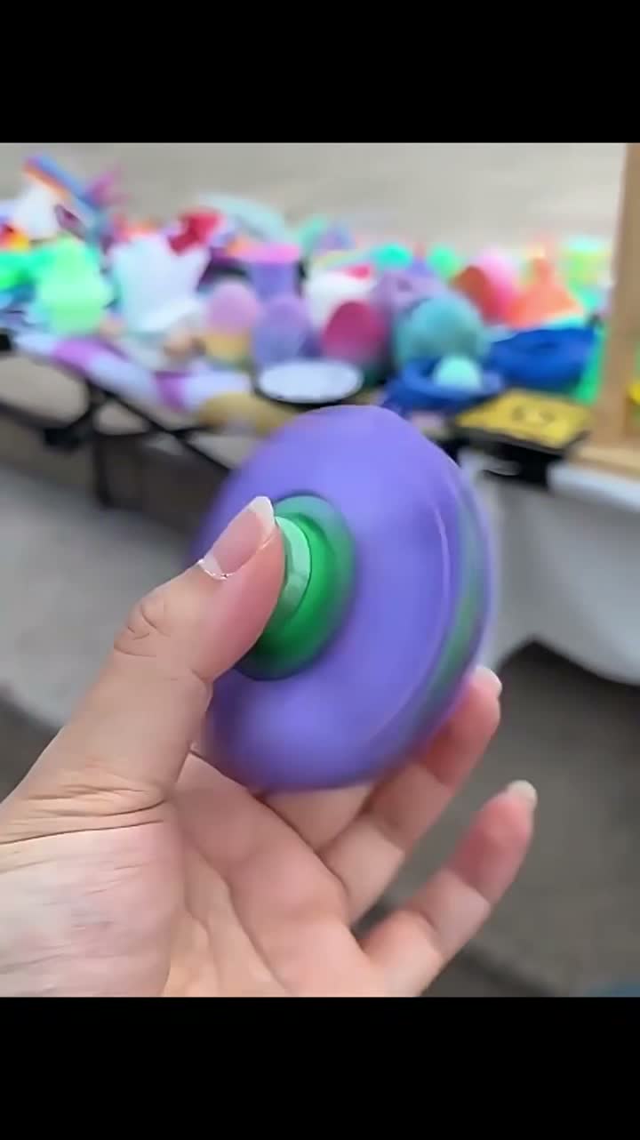 Spin Toy mit Saugnapf – Drehspielzeug für Kinder und Produktbild-Vorschau 7