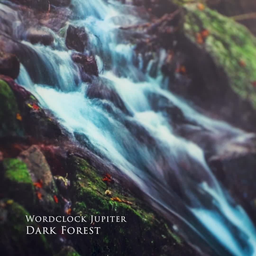 WordClock Jupiter Dark Forest - elegante Wortuhr in Deutsch Produktbild-Vorschau 7