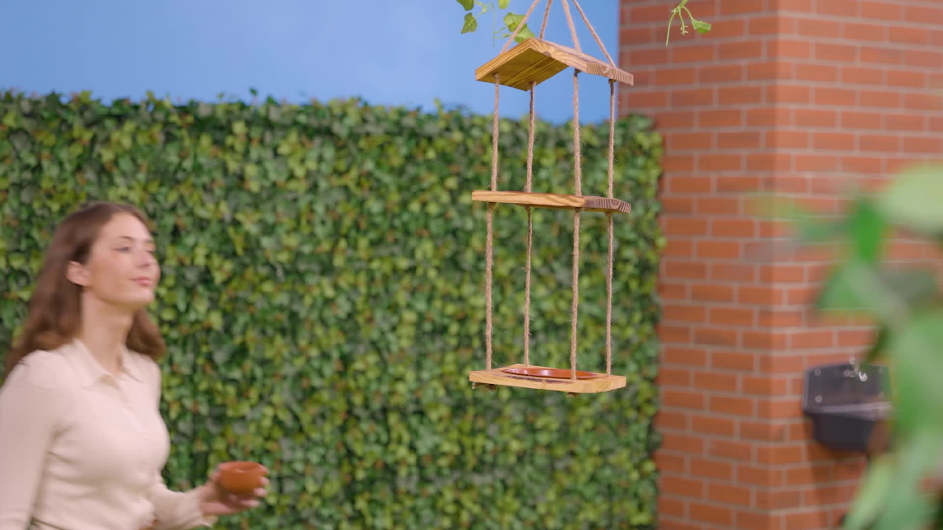 Relaxdays Vogelfutterstation Holz, zum Aufhängen, Produktbild-Vorschau 7