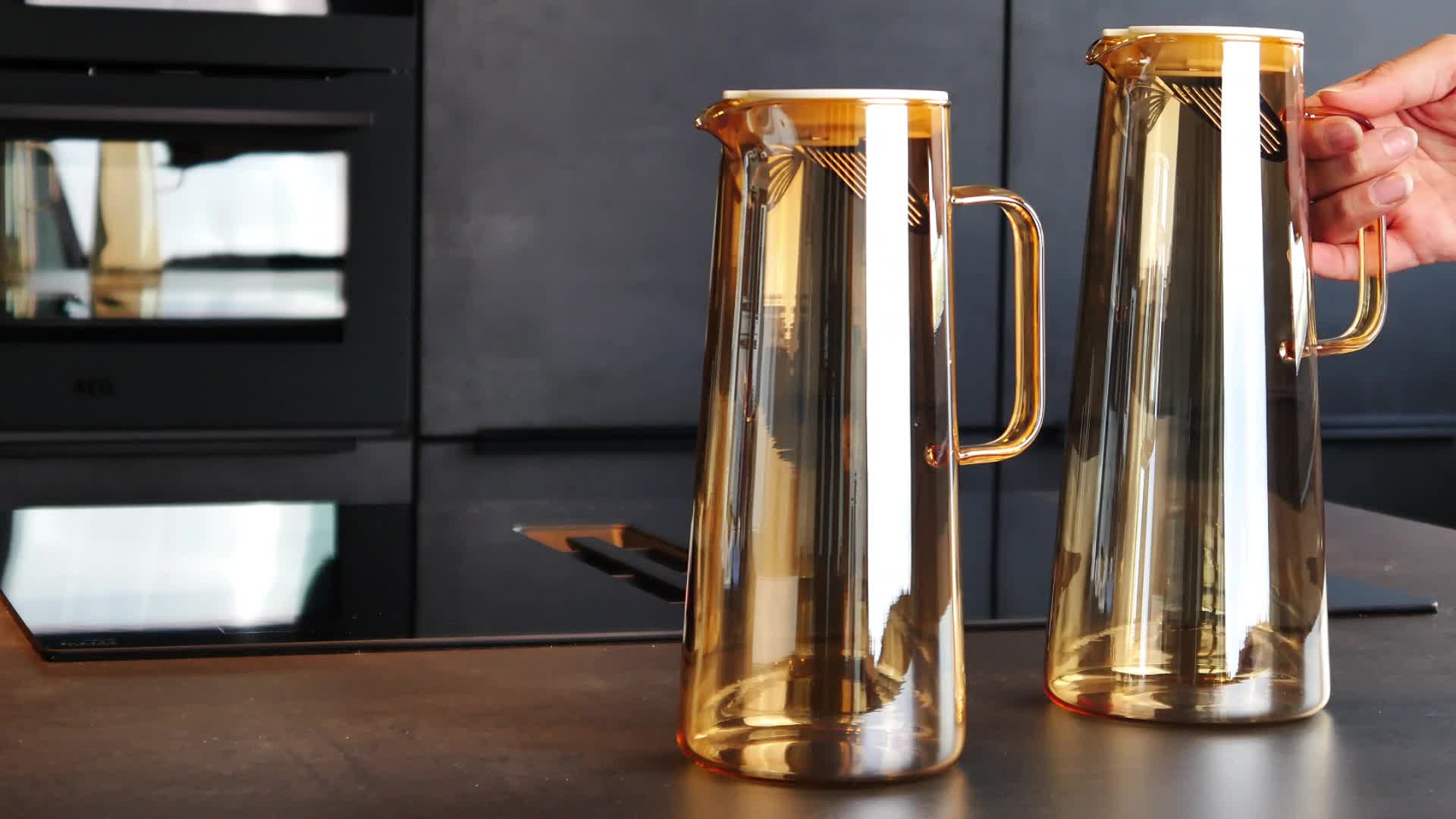 Intirilife Karaffe Kanne aus Glas in Amber - 1.4 Liter Produktbild-Vorschau 7