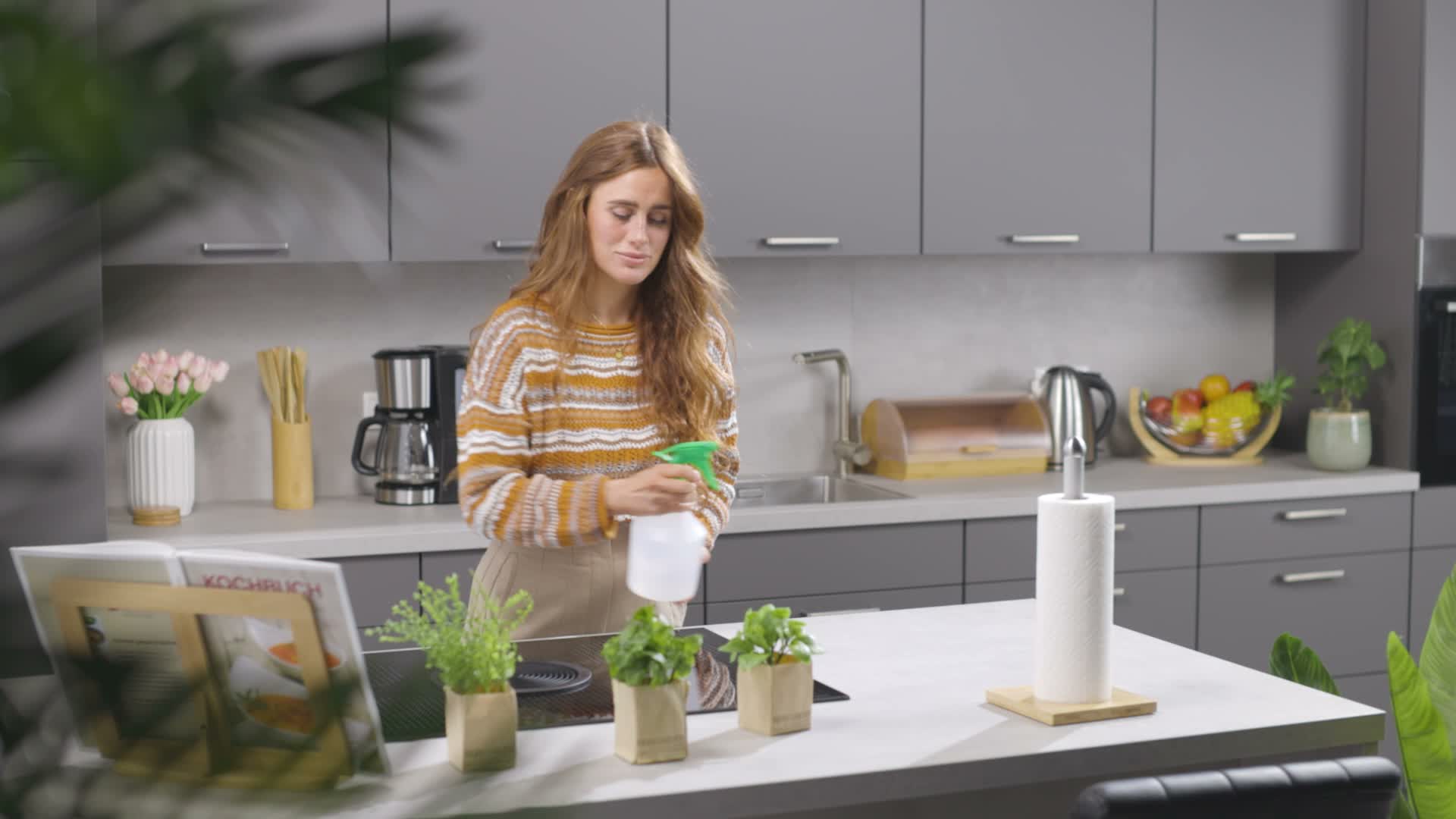 Relaxdays Küchenrollenhalter stehend, Bambus & Metall, Produktbild-Vorschau 7