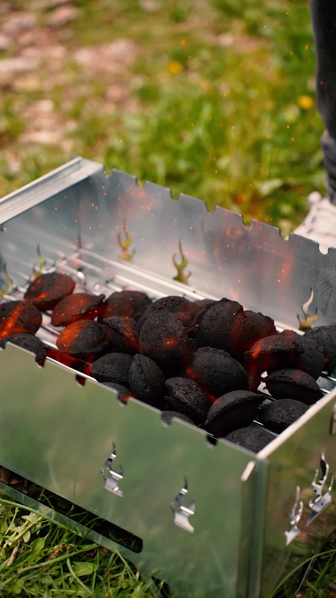 Hubo Outdoor-Grill – Tragbar, zerlegbar & sicher für Produktbild-Vorschau 7