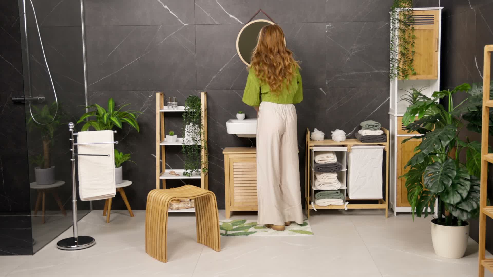 Relaxdays Handtuchständer mit 3 schwenkbaren Stangen, Produktbild-Vorschau 7