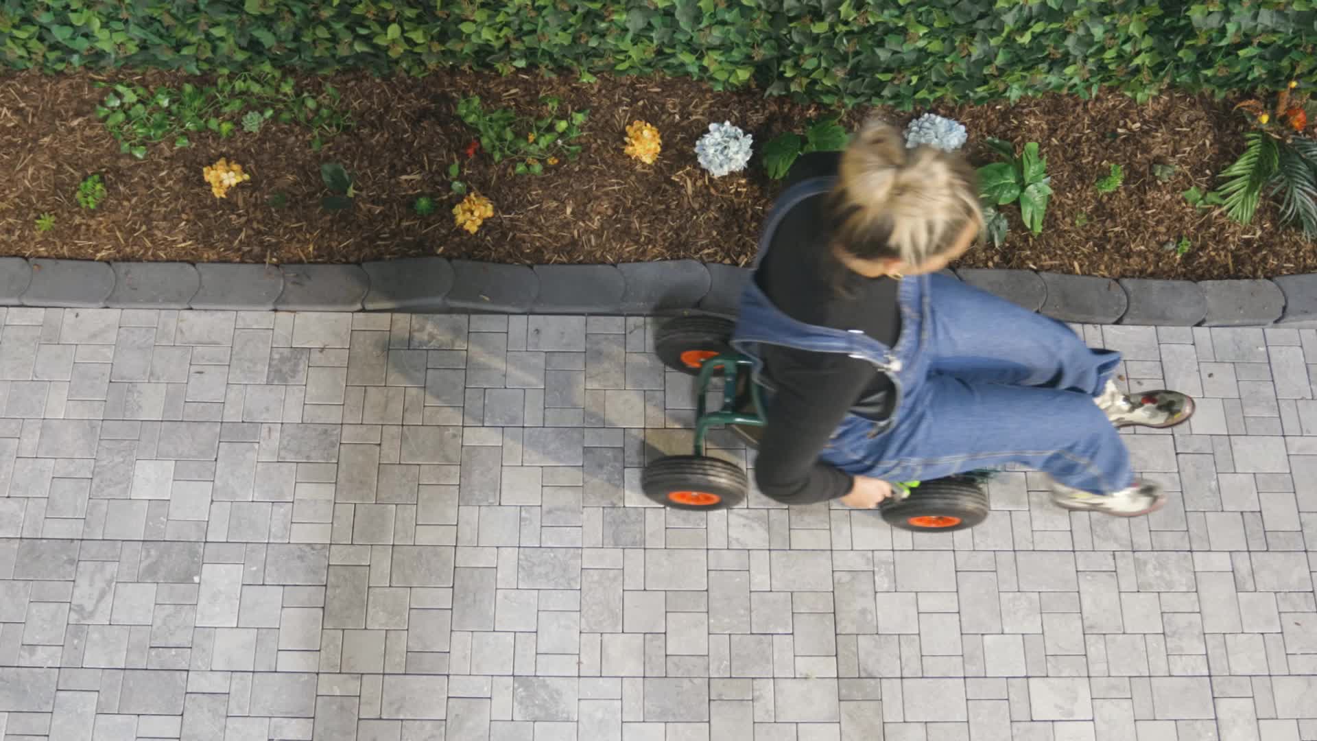 Relaxdays fahrbarer Gartensitz, höhenverstellbar, 150 kg, Produktbild-Vorschau 7