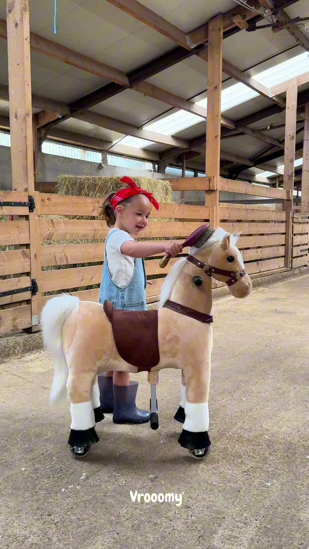 Vrooomy Pferd auf Rollen Kinder Reittier Groß (5–9 Jahre) – Produktbild-Vorschau 7