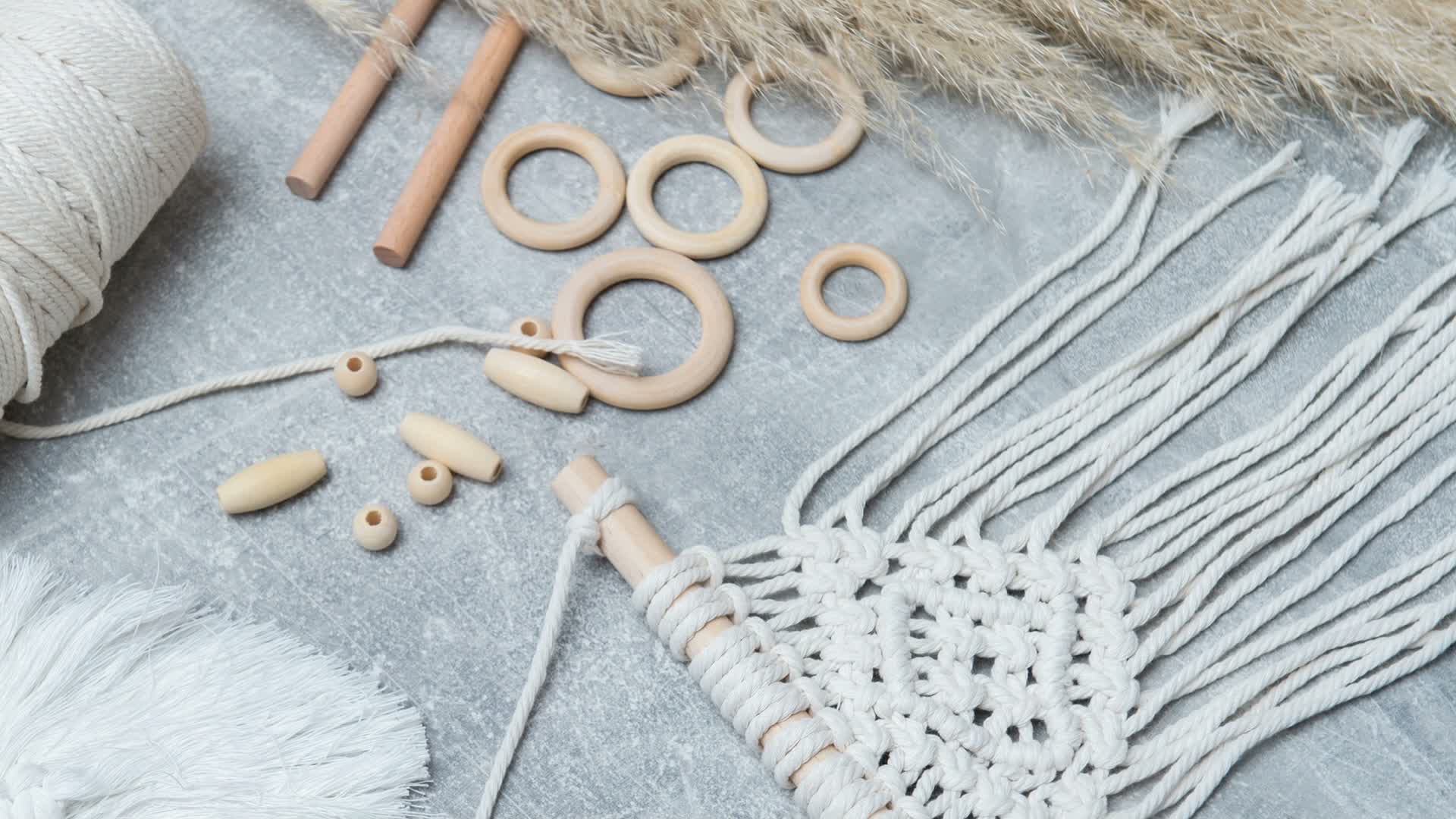 Relaxdays Makramee Set, 73-tlg. Bastelset mit Holzperlen & Produktbild-Vorschau 7