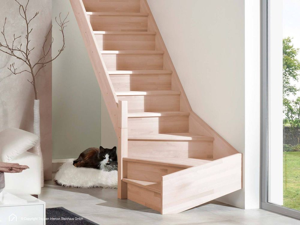 Holztreppe Intercon Casablanca | Fichte | 1/4 gewendelter Verlauf | Rechtswendelung | 80 cm Breite | ohne Geländer | mit Setzstufen