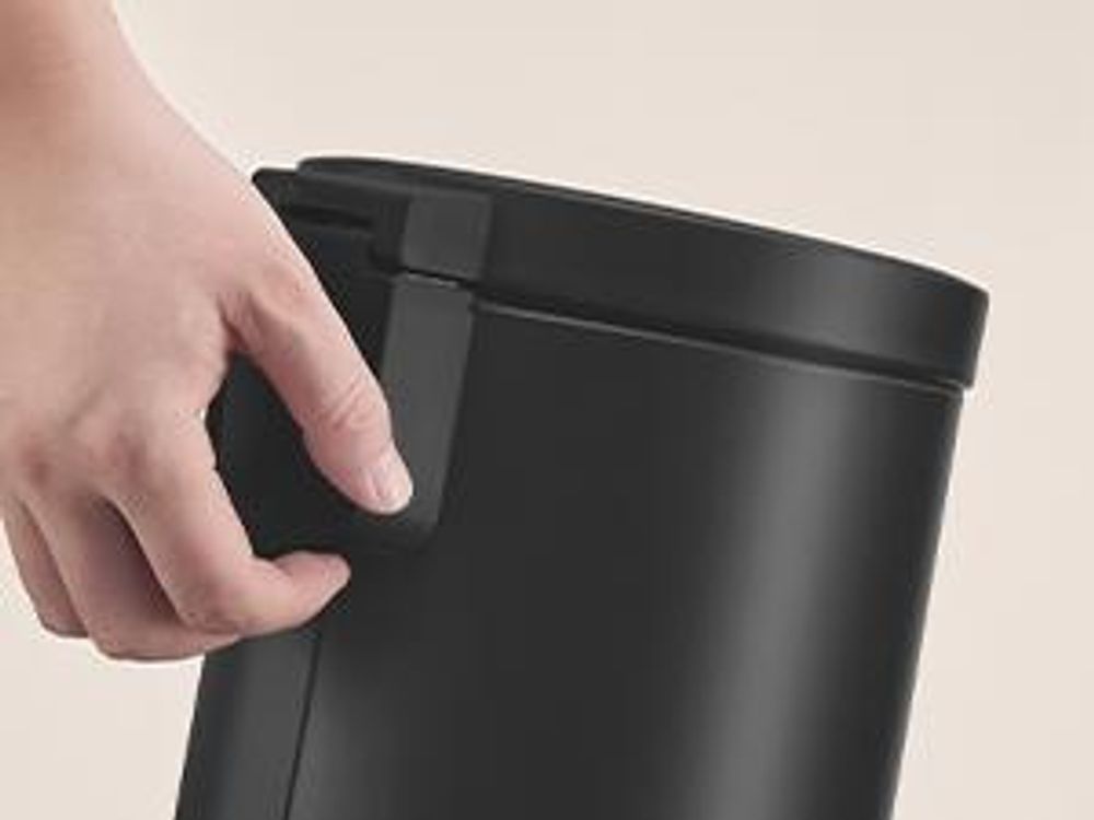 Kosmetikeimer, 6 L Mülleimer Bad, mit Softclose-Deckel, Tretmülleimer, Stahl, schwarz