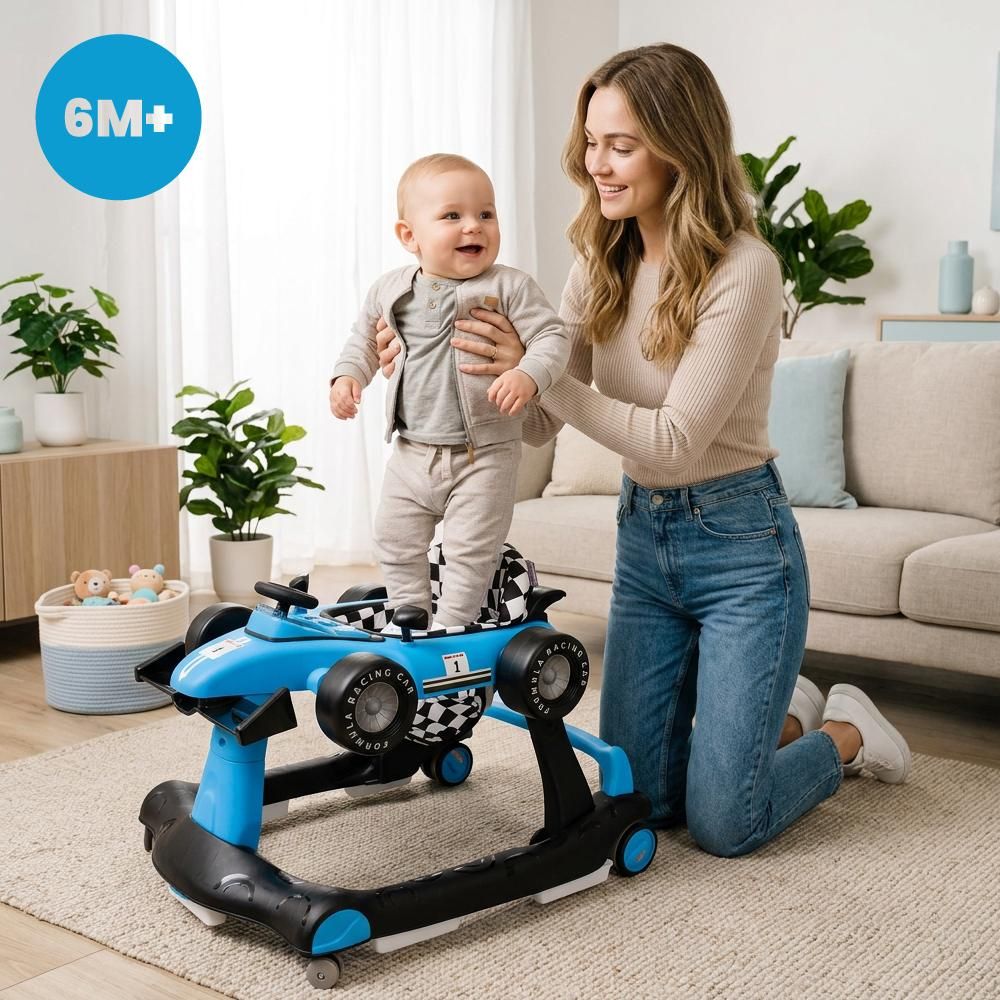 Bambino con mamma che usa il girello Formula 1 1 1 1 1