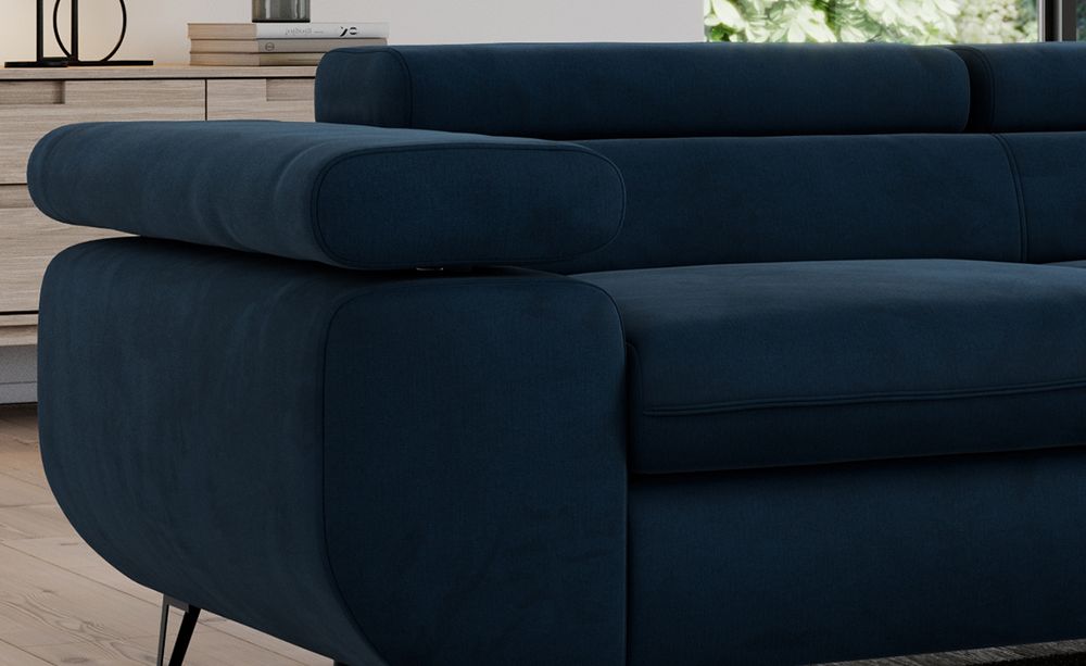 Zoomen Sie auf die Sitzfläche des Ecksofas. Sofa in Dunkelblau Samtstoff
