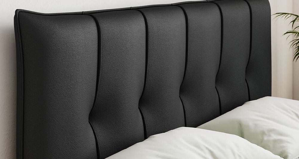 Vergrößern Sie das Kopfteil des Boxspringbettes, das Foto zeigt schwarz Stoff