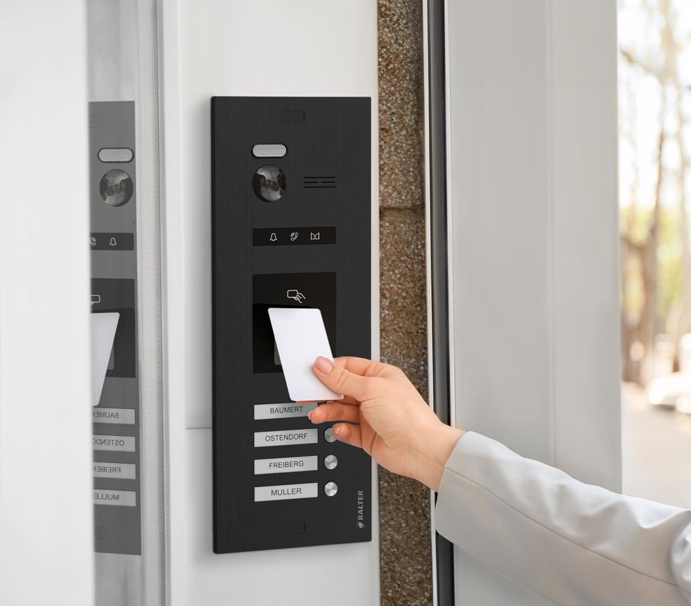 Balter EVO HD Video Türsprechanlage mit Fingerprint und RFID für 4 Familienhaus, 4x Monitore