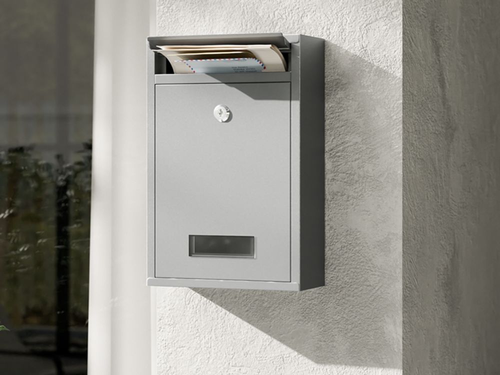 Wiltec Briefkasten silberfarben V11 Postkasten mit Namensschild, großem Briefschlitz und 2 Schlüsseln Wandbriefkasten aus pulverbeschichtetem Stahl