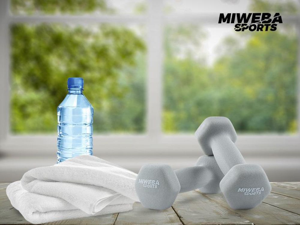 Miweba Sports Profi Neopren Hantel NKH100 | Hantelset - Kurzhanteln - Hexagon - Home Workout - Krafttraining - Anti Rutsch Oberfläche (Grün 2x 0,5 Kg)
