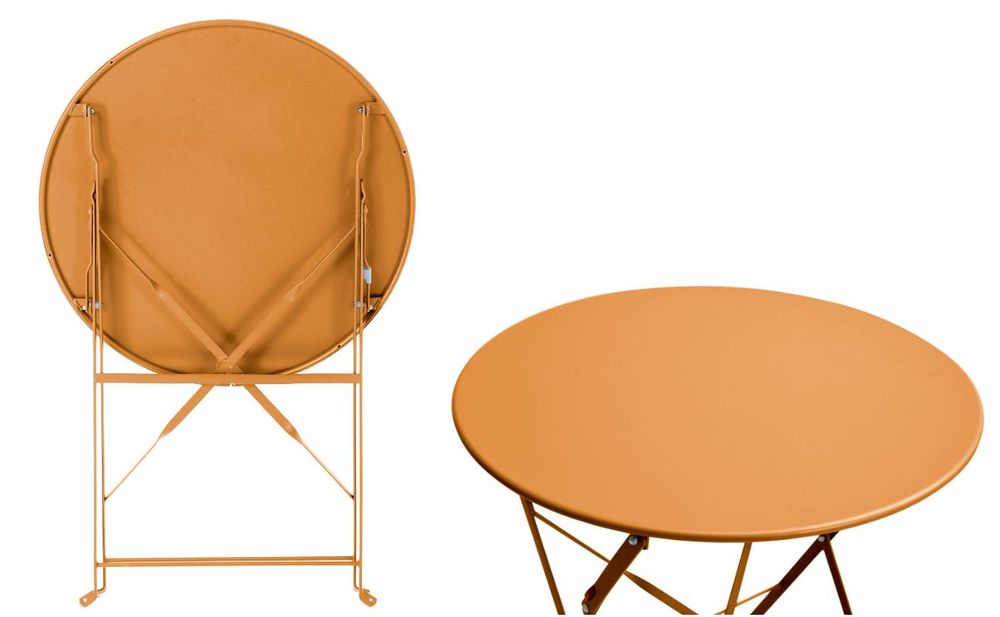 Kompakter Tisch, perfekt zum Essen und Entspannen.