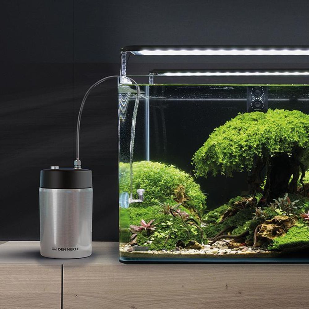 Carbo Style 120 in Verwendung am Aquarium