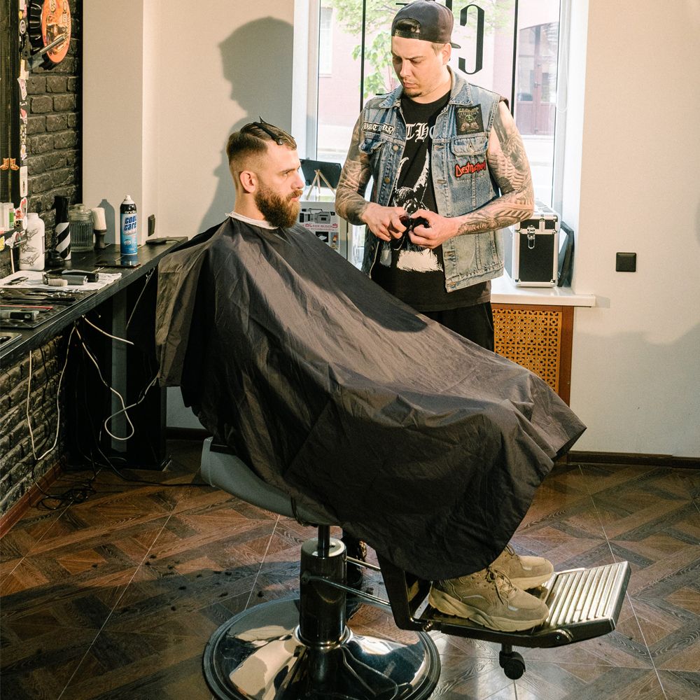 Friseurumhang Mit Rosenmuster Von Kobe - Wasserabweisend & Verstellbarer Hals