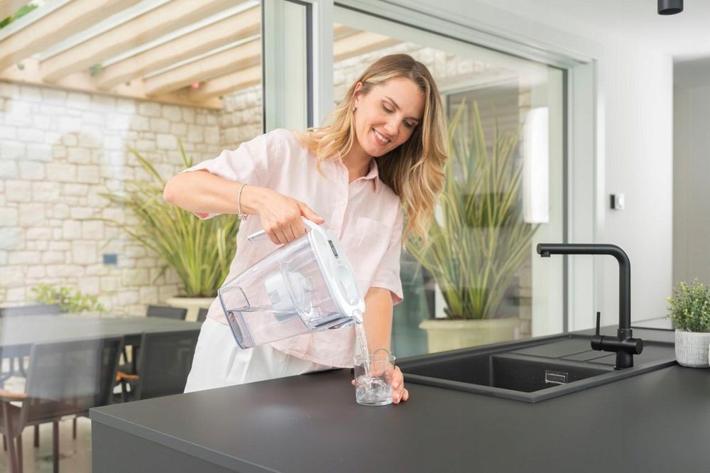 LAICA BIG Milano Wasserfilterkanne mit 3.7 Liter Volumen